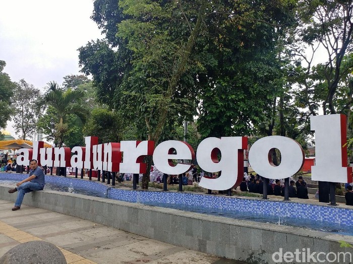 Dulu Keueung Kini Alun Alun Regol Jadi Wisata Baru Di Bandung Dulu Keueung Kini Alun Alun Regol Jadi Wisata Baru Di Bandung