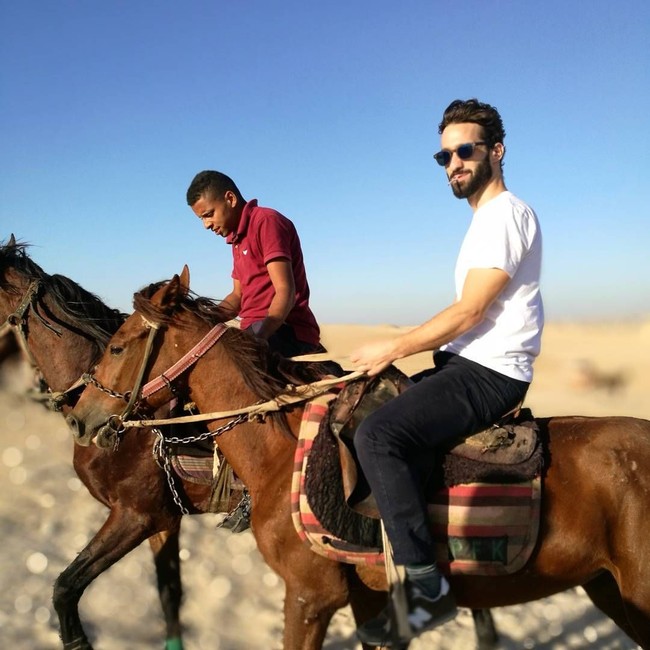 Tulisan Luqman Nieto di blognya Luqmanieto.com terbagi jadi dua bahasa, Inggris dan Spanyol. Ia rutin menulis tentang perjalanannya ke berbagai negara, juga pemikirannya tentang Islam.  Foto: Instagram