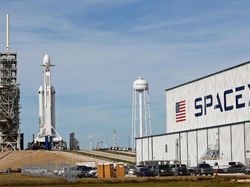 Detik-detik Menegangkan Roket Terkuat Sejagat Mengangkasa