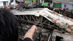 Ludes Terbakar, Rumah Ini Jadi Tontonan