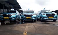Avanza Transmover jadi armada Blue Bird