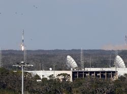 Detik-detik Menegangkan Roket Terkuat Sejagat Mengangkasa