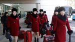 Gaya Cheerleader Korea Utara Saat Tiba di Korsel