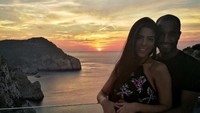 Lucas Moura dan Larissa mulai berkencan di tahun 2015, sewaktu Lucas masih berseragam PSG. Sekarang, mereka sudah menikah dan dikaruniai seorang putra. (Instagram/Larissa Saad)
