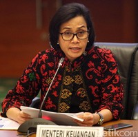 Sri Mulyani menoreh sejarah sebagai perempuan sekaligus orang Indonesia pertama yang pernah menjabat sebagai Direktur Pelaksana Bank Dunia pada 2010 silam. Saat ini, perempuan kelahiran Lampung, 26 Agustus 1962, mendapat mandat dari Presiden Joko Widodo sebagai menteri keuangannya. Tugas yang sama pernah ia emban di era pemerintahan Susilo Bambang Yudhoyono. Belum lama ini, ia juga dinobatkan sebagai Menteri Terbaik Dunia. (Foto: detikfoto/Grandyos Zafna)