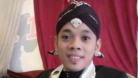 Atas kesalahan tersebut, Cak Percil dan Cak Yudho bisa saja divonis 2 tahun penjara. Namun, berkat bantuan dari KJRI Hong Kong, mereka mendapat vonis ringan, yakni 6 minggu penjara dan 18 bulan hukuman percobaan.  (Foto: Instagram)