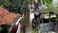 Saat ini air kembali merendam lokasi tersebut yang memang menjadi langganan banjir.