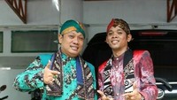 Cak Percil dan Cak Yudho sudah bisa bebas karena telah menjalani masa tahanan. Sedang diusahakan pulang besok, KJRI masih berkoordinasi dengan pihak Imigrasi Hong Kong, kata KJRI Hong Kong melalui salah seorang stafnya kepada detikcom, Rabu (7/3/2018). (Foto: Instagram)
