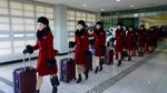 Gaya Cheerleader Korea Utara Saat Tiba di Korsel