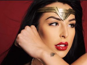 Bintang Panas Transgender Mirip Gal Gadot & Foto Masa Lalunya Bikin Geger