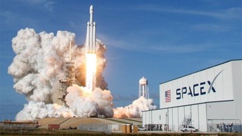 Misinya itu makin terbuka setelah SpaceX baru saja berhasil meluncurkan roket terkuat saat ini, Falcon Heavy. Rencananya, SpaceX akan membuat roket lebih tangguh untuk menuju Mars di masa depan. Foto: BBC Magazine