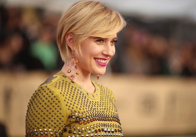 Greta GerwigGreta Gerwig menjadi wanita yang paling mengundang sorotan sejak rilisnya film Barbie tahun lalu. Sebagai sutradara, film yang dibintangi Margot Robbie tersebut disebut sukses menangkap kesulitan kehidupan wanita yang membuat haru sekaligus membangkitkan jiwa feminisme di seluruh dunia.Foto: Matt Winkelmeyer/Getty Images