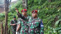 Praka Pujiono mengaku menjalankan perintah atasan untuk membantu pencarian korban longsor. Dia memiliki kemampuan tenaga dalam.
