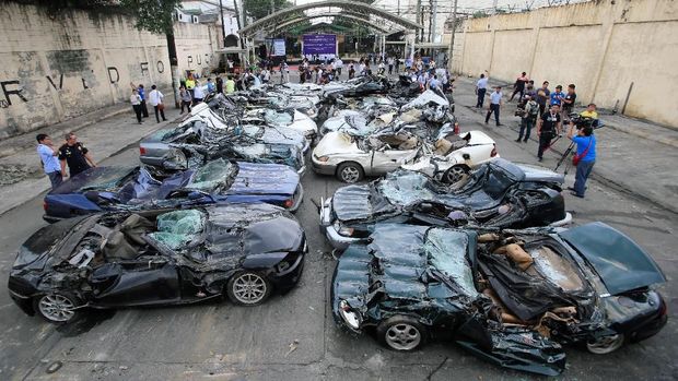 Mobil jadi rata