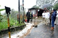Fadli Zon Tinjau Lokasi Longsor di Kawasan Puncak