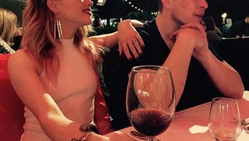 Bersama kekasih barunya yang putus nyambung, aktris cantik Hollywood, Amber Heard yang adalah mantan istri Johny Depp. Foto: Dok. Instagram/elonmusk