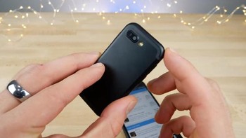 Kita bisa melihat keberadaan dua kamera di bagia belakang. Foto: EverythingApplePro