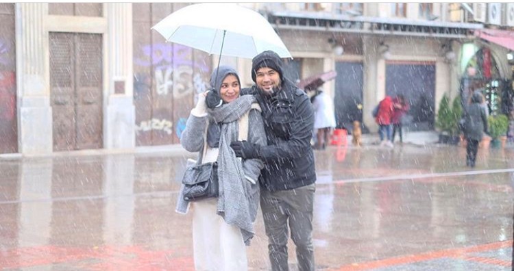 Mesranya Babymoon Shireen Sungkar dan Teuku Wisnu