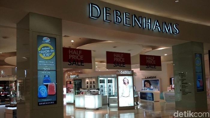 PT Mitra Adiperkasa Tbk (MAPI) sudah menutup beberapa gerai ritel. Sebut saja Lotus, Debenhams, dan kini ada Dorothy Perkins. Yuk lihat foto-fotonya.