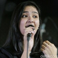 Selain akting, keponakan penyanyi Harvey Malaiholo ini juga mahir bernyanyi dan main musik. Foto: Ismail/detikHOT