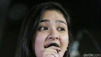 Mikha terlihat tengah sibuk dengan grup vokal bernama Kahitsna. Foto: Ismail/detikHOT