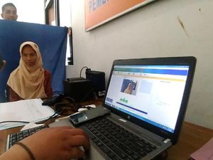 Penghuni Liponsos Keputih Rekam Data e-KTP, Ini Kesulitannya