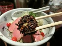 Sambut Valentine, Resto Ini Buat Sajian Ramen dengan Celupan Saus Cokelat