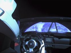 Penampakan Bumi Bulat Saat Starman Berkelana ke Mars