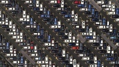 Fokus! Benda-benda Ini Disusun Sangat Rapi, Konon Malah Bikin Pusing