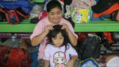 Begini Kondisi Pengungsi Korban Banjir di SMP 26