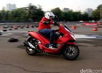 GIIAS 2019 Jadi Buah Bibir Apa Beda ADV 150 Dengan PCX