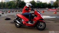 Honda PCX: 17.408 unit. Foto: Rifkianto Nugroho