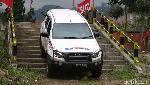 Main Tanah Sampai Banjir-banjiran dengan Isuzu mu-X