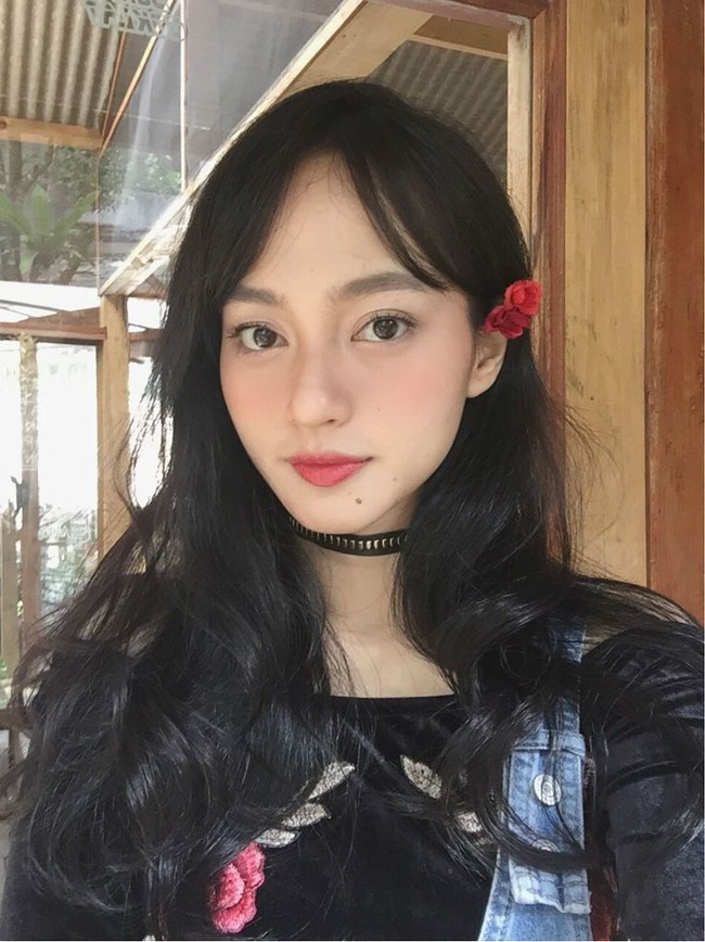 Sebagai dokter muda yang memiliki paras cantik serta suara yang merdu, tak heran jika ia menjadi idaman kaum Adam. (Foto: Instagram)