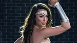 Bintang Panas Transgender Mirip Gal Gadot & Foto Masa Lalunya Bikin Geger