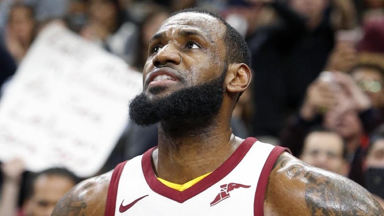 LeBron James Pastikan Bertahan di Cavs LeBron James Pastikan Bertahan di Cavs