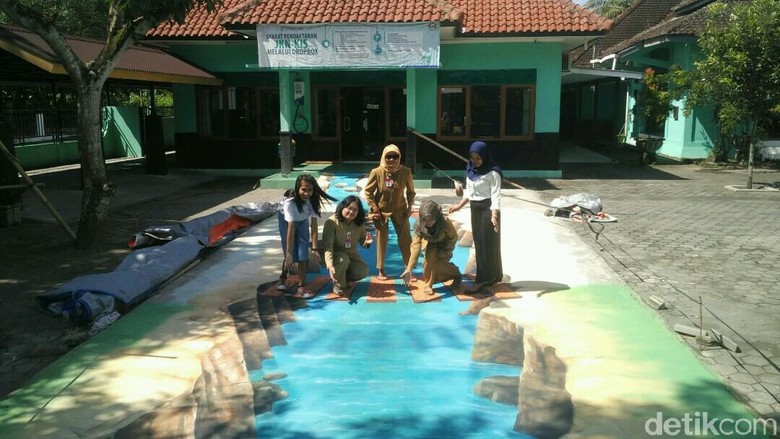 Kreatif! Halaman Kantor Kecamatan di Bantul Ini Dilukis 3D Kreatif! Halaman Kantor Kecamatan di Bantul Ini Dilukis 3D