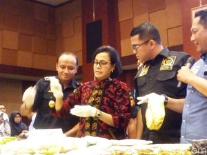 Sri Mulyani dan Buwas Pamerkan Sabu Hasil Tangkapan Bea Cukai-BNN