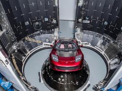 Detik-detik Menegangkan Roket Terkuat Sejagat Mengangkasa