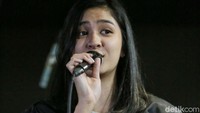 Mikha Tambayong membawa kabar, dirinya telah bergabung dengan sebuah grup vokal bernama Kahitsna. Foto: Ismail/detikHOT