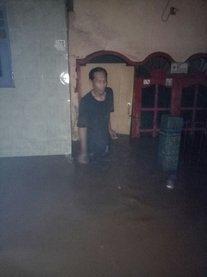 Air Sempat Surut, Warga Kebon Pala Jaktim Kembali Kebanjiran