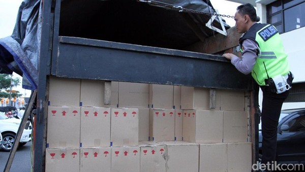 Truk Berisi Miras Tercyduk Razia di Polres Sumedang