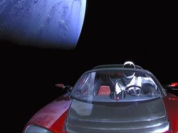 Penampakan Bumi Bulat Saat Starman Berkelana ke Mars