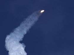 Detik-detik Menegangkan Roket Terkuat Sejagat Mengangkasa