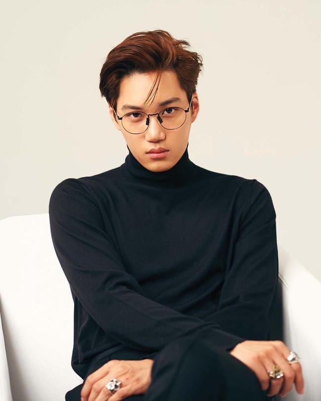 Kim Jong In atau Kai EXO memikat banyak penggemar dengan wajah tampannya. Kai belakangan cukup aktif dalam seni peran dengan bermain serial Andante hingga Spring Has Come. Foto: Instagram