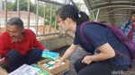 Kisahnya Viral, Ini Pak Deden Penjual Tisu yang Tak Mau Mengemis