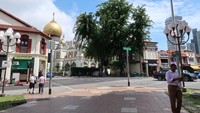 Singapura punya wisata halal yang berada di Kampong Glam. Di sepanjang jalan banyak pernak-pernik, makanan dan suasana kental khas Timur tengah. (Bonauli/detikTravel)