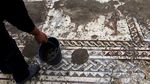 Lantai Mosaik Langka Berusia 1.800 Tahun Ditemukan di Israel