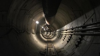 The Boring Company membuat terowongan ini untuk sistem transportasi modern bernama Loop. (Foto: Instagram)