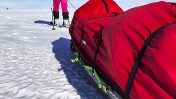 Dia berhasil menempuh perjalanan dengan jarak 600 kilometer selama 37 hari dan mencapai Kutub Selatan dari Ross Ice Shelf pada Januari kemarin. Foto: Instagram